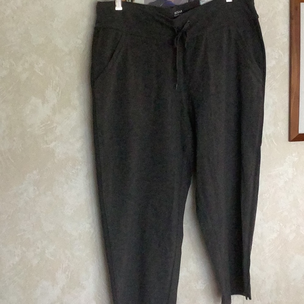 Knit capris